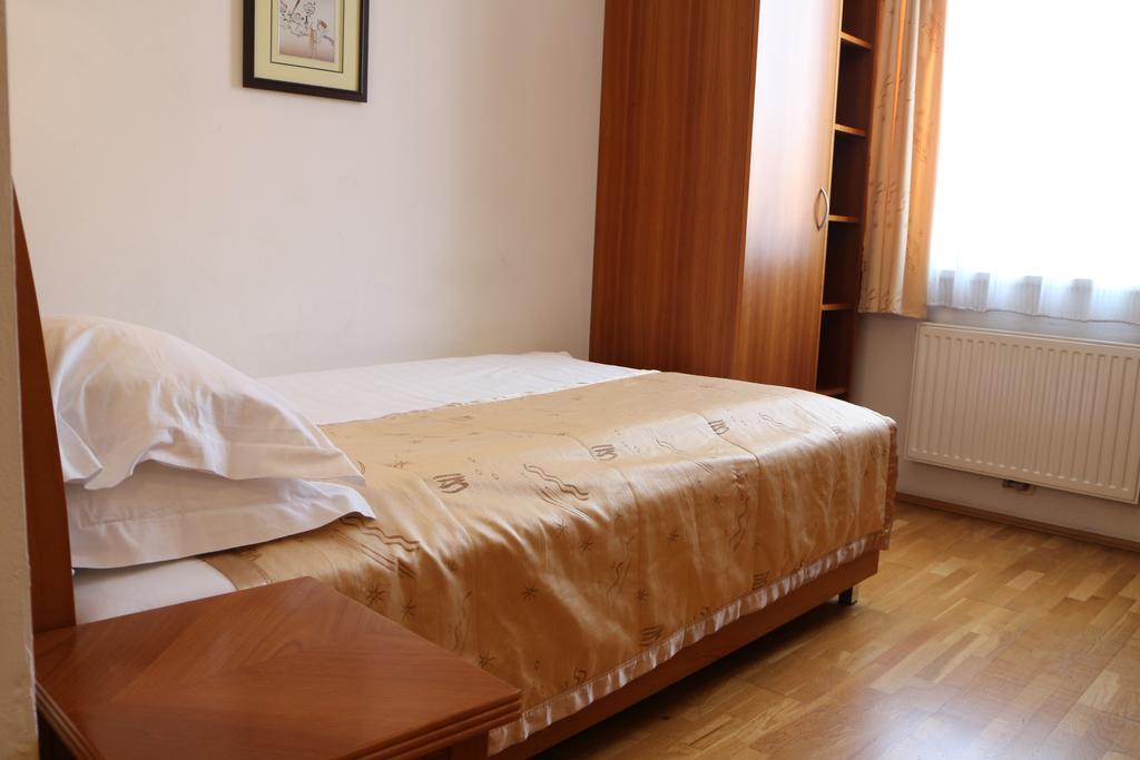 Hotel Wasserpalast - Breakfast For Free!!! Грац Номер фото